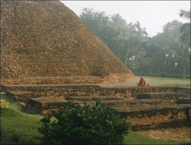 photo of Ramabhar Stupa, Kusinagar - Site where Buddha was cremated.